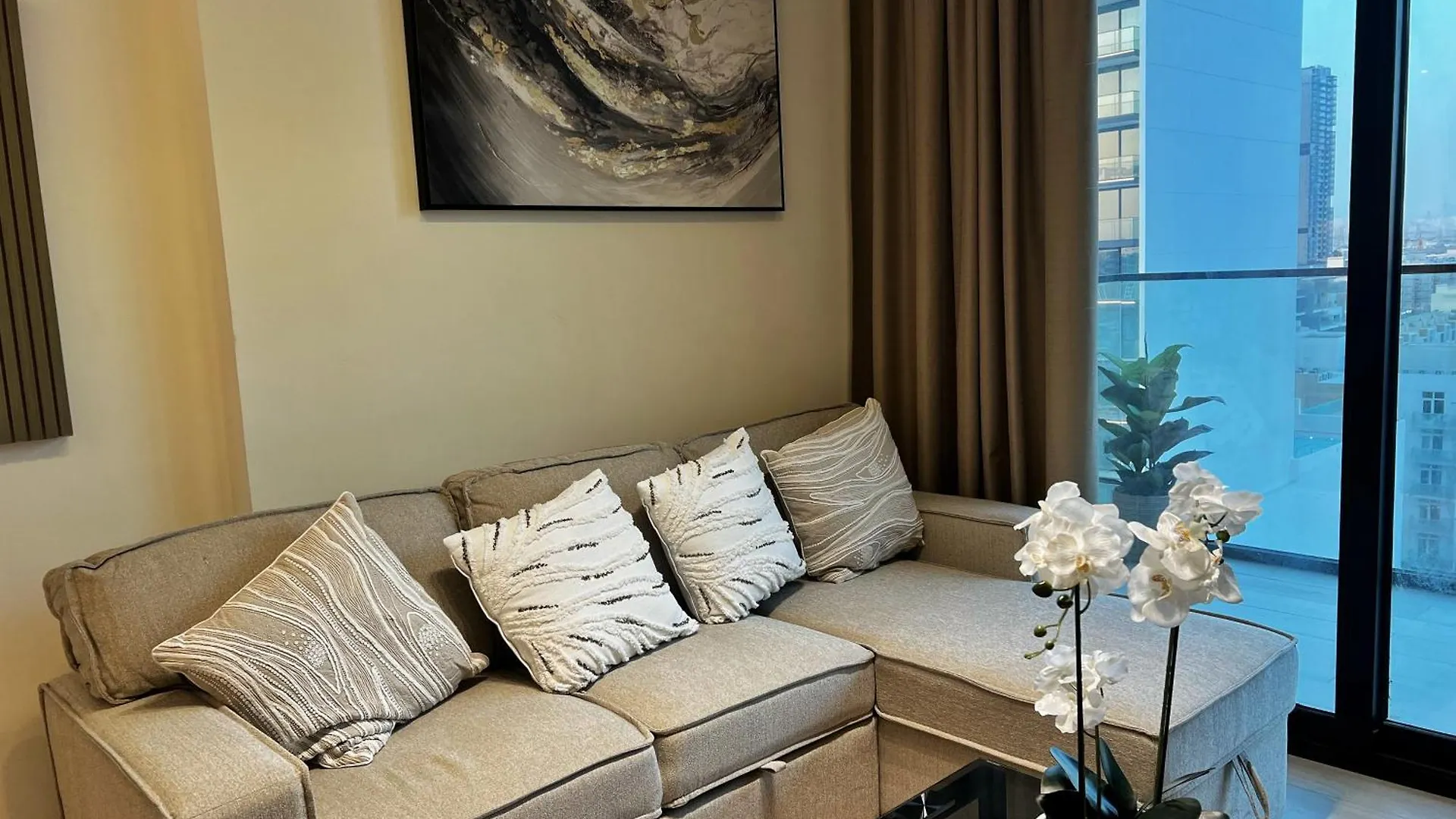 Apartment Modern & Bright 1Br Suite Dubai United Arab Emirates